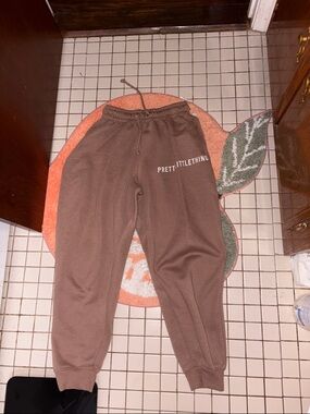 PrettyLittleThing Brown Logo Joggers